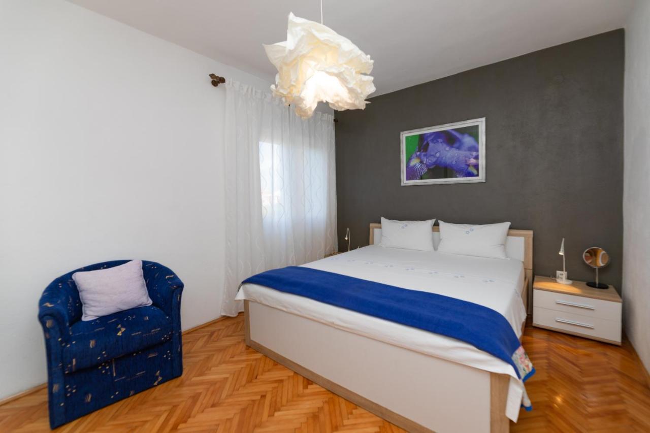 Apartments Martic Supetar Exterior foto