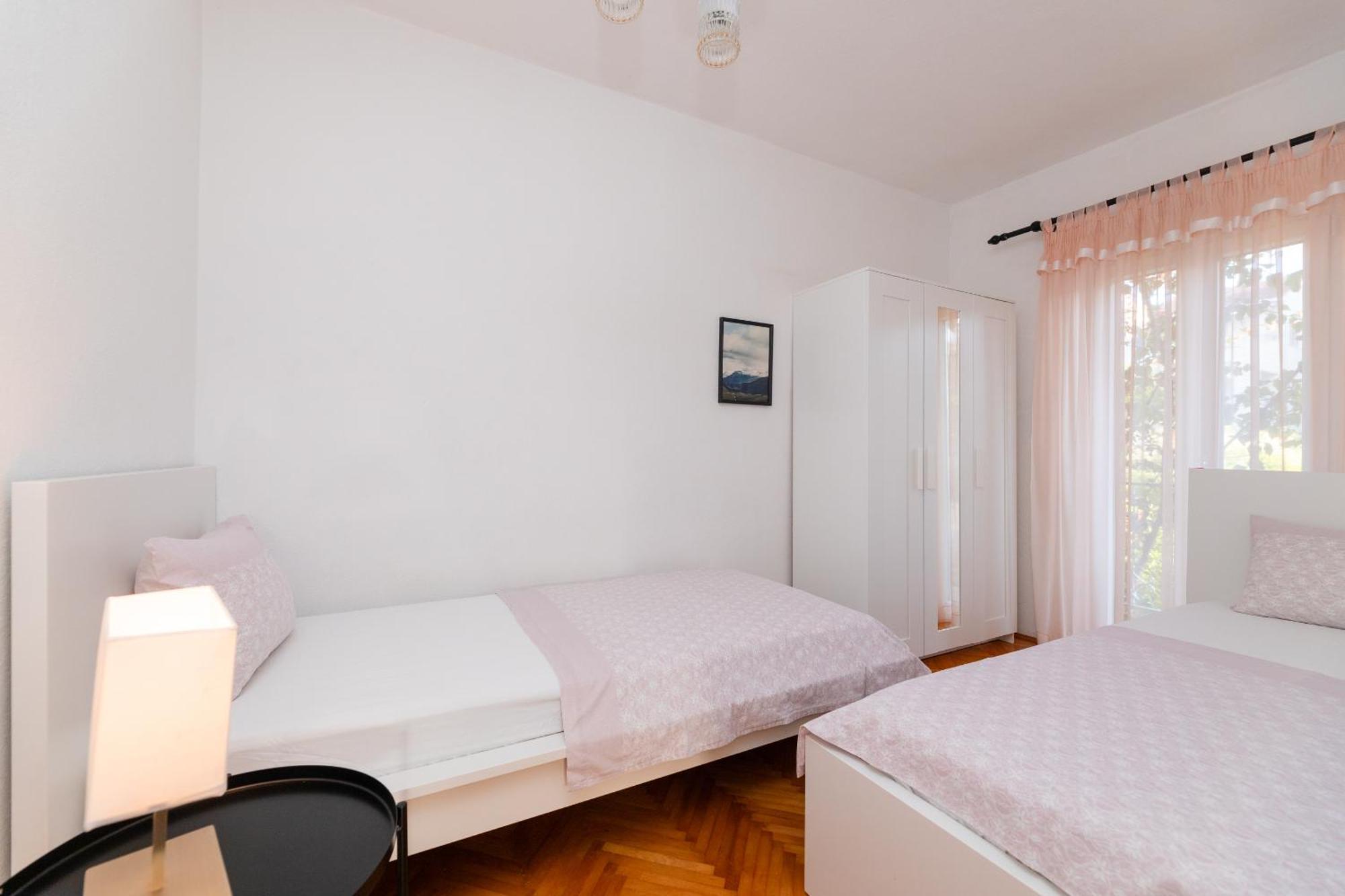 Apartments Martic Supetar Exterior foto