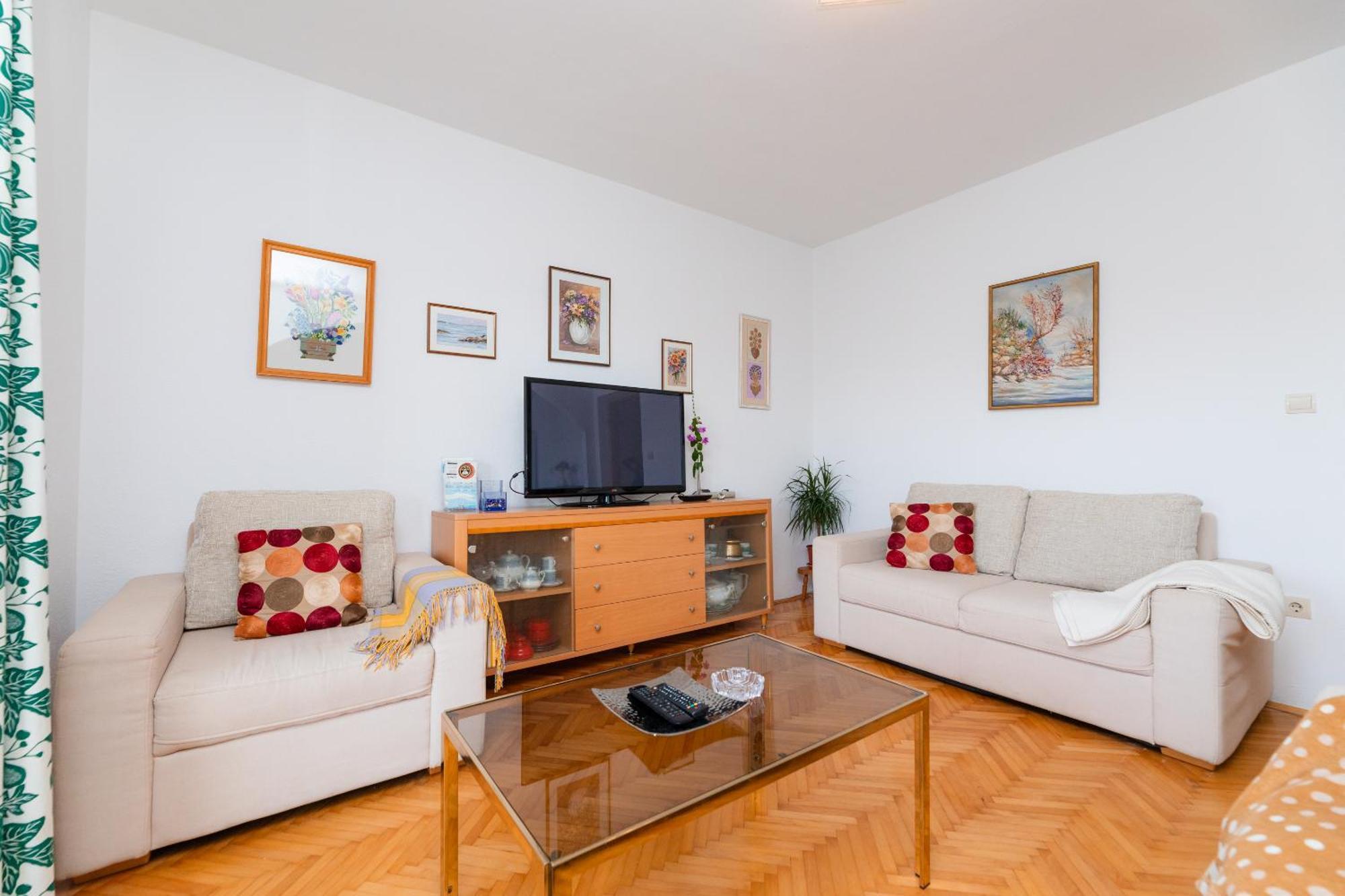 Apartments Martic Supetar Exterior foto