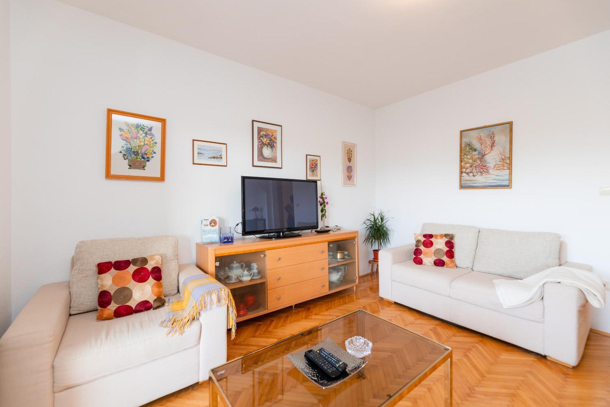 Apartments Martic Supetar Exterior foto