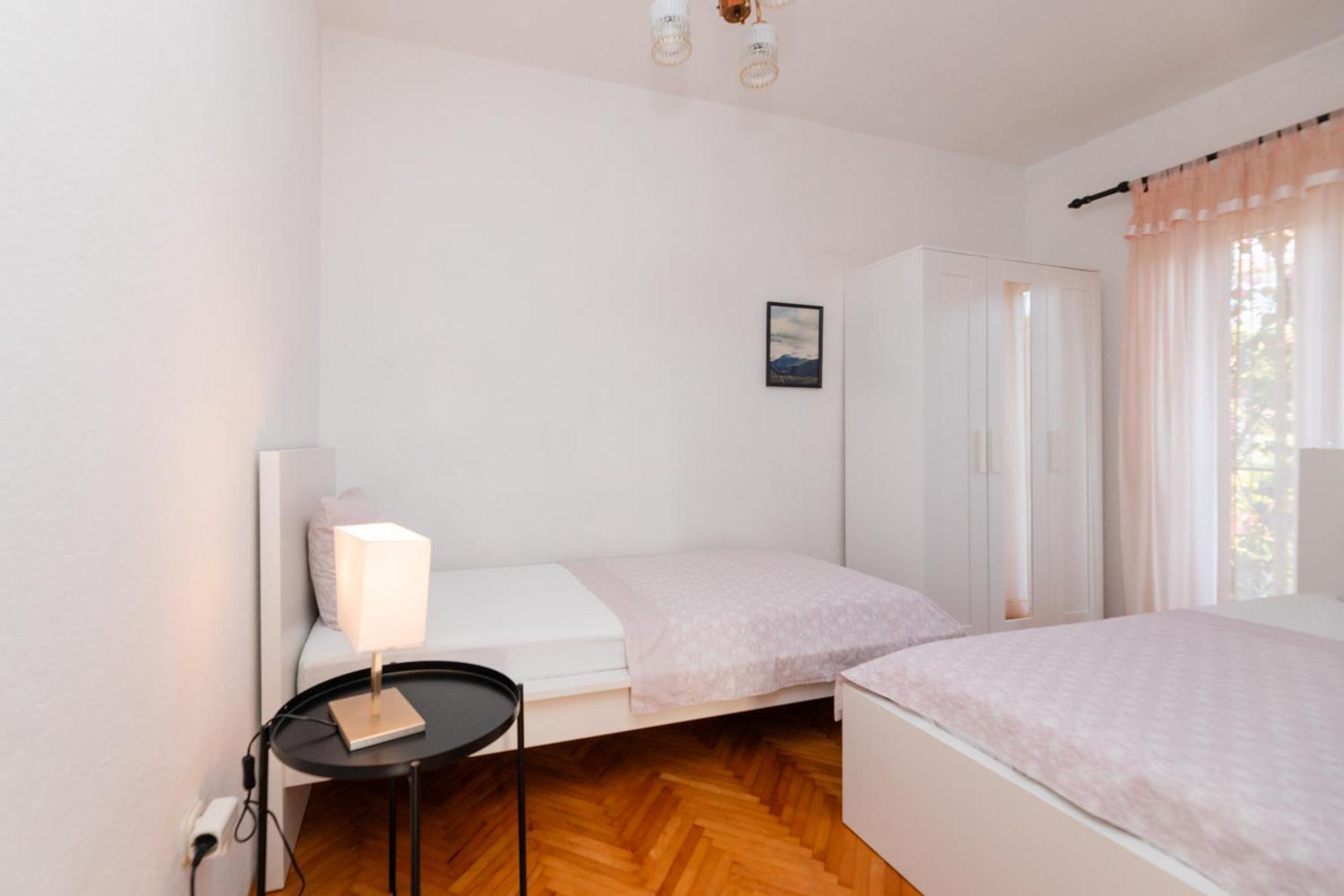 Apartments Martic Supetar Exterior foto